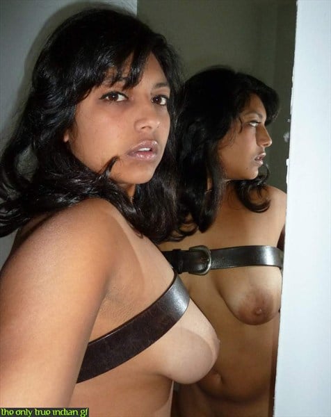Juicy Indian girl nude pics in the outdoor and indoor