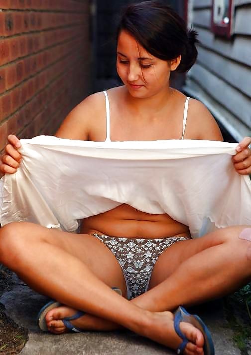 Luscious Indian girl nude photoshoot outdoors