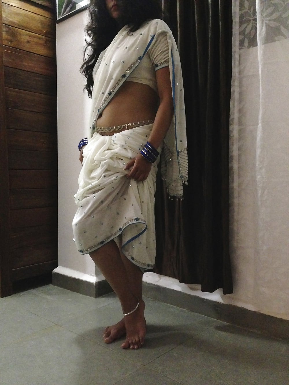Desi Bhabhi sex teaser photos