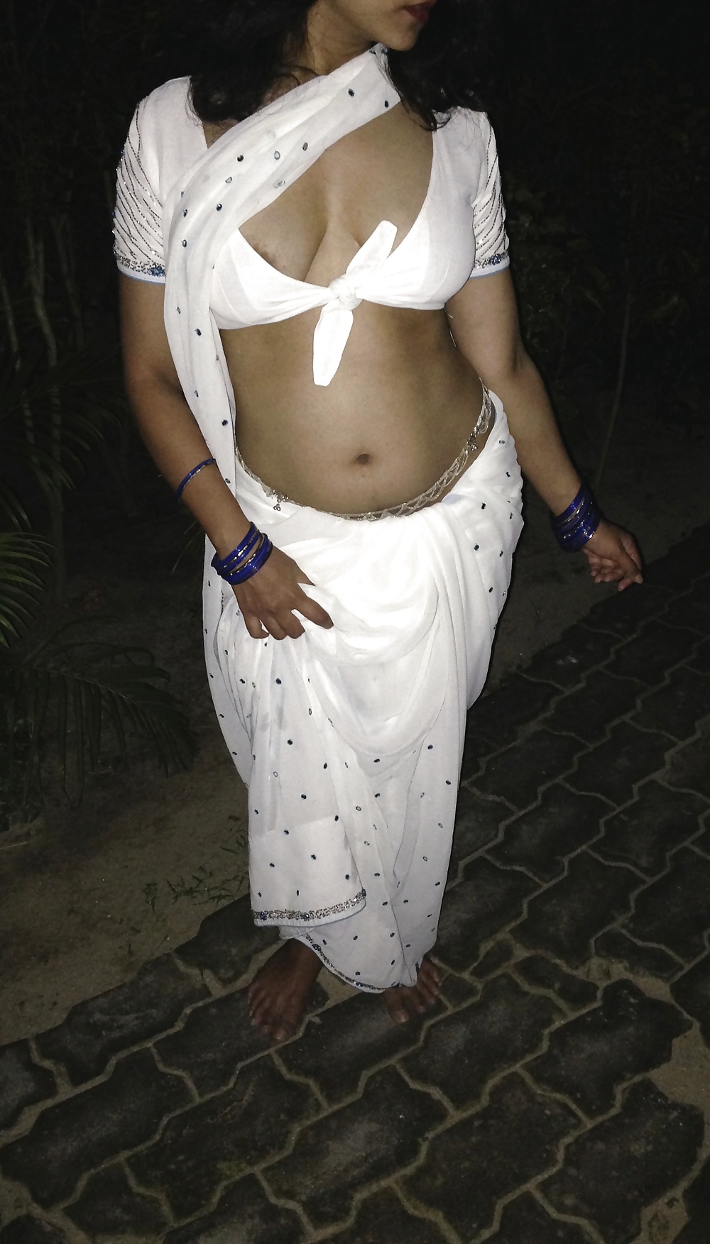 Desi Bhabhi sex teaser photos