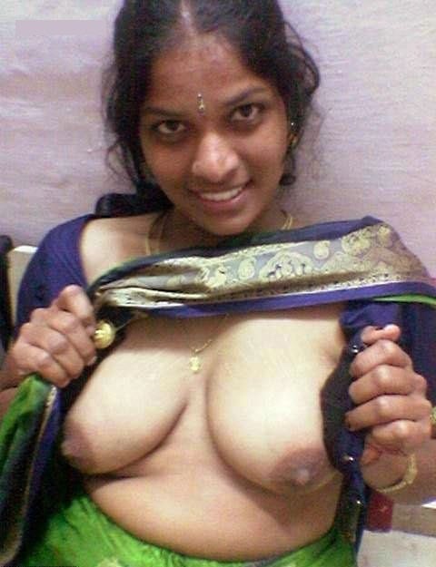 Sexy Indian aunty expose their big natural boobs on cam