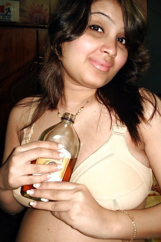 Desi Muslim Bhabhi pussy fucking pics