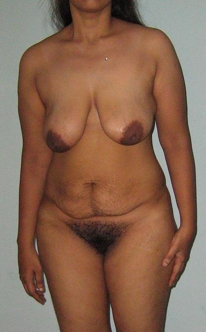 Horny Indian bhabhi's reveal pink pussy and big boobs