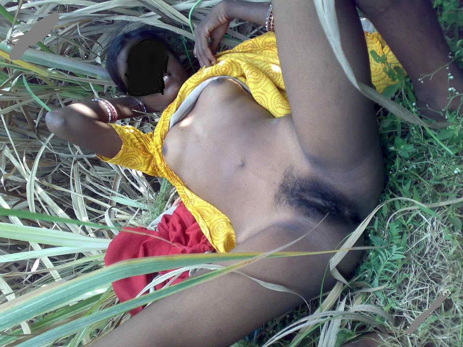 Indian sex photos of a desi slut enjoying outdoor sex with her lover