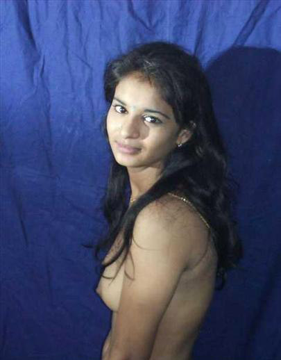 Sweet Indian girl posing hot topless photo shoot session