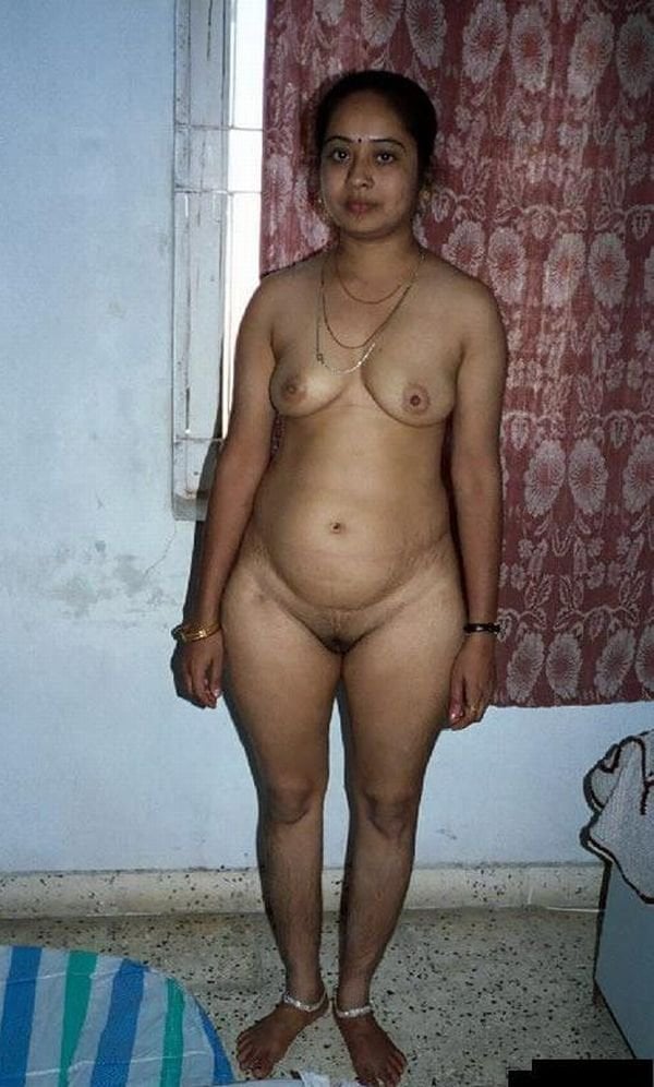 Indian XXX photos of sexy teen girls showing off their tight pussy