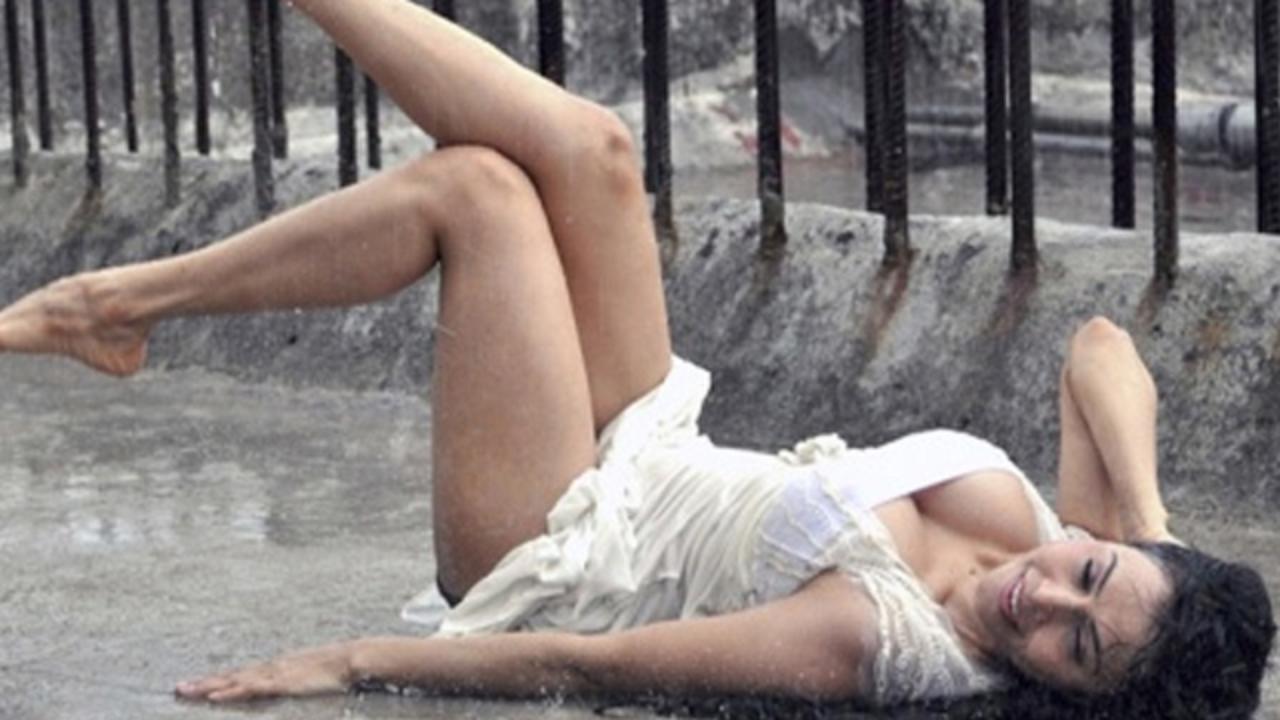 Outdoor photo shoot in modern trend