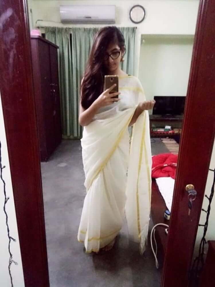 College girl's cute teen boobs pics