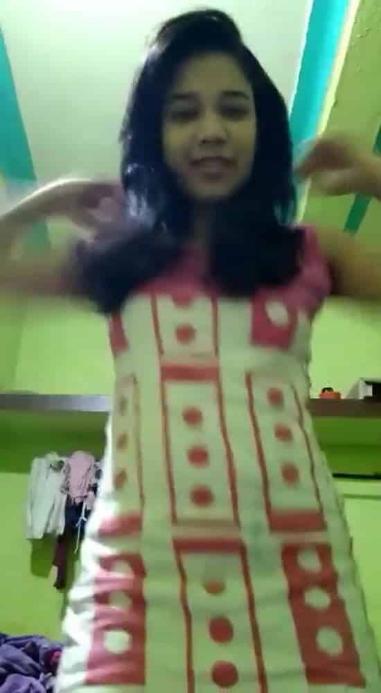 Mind-blowing cute Indian boob pics of a college girl