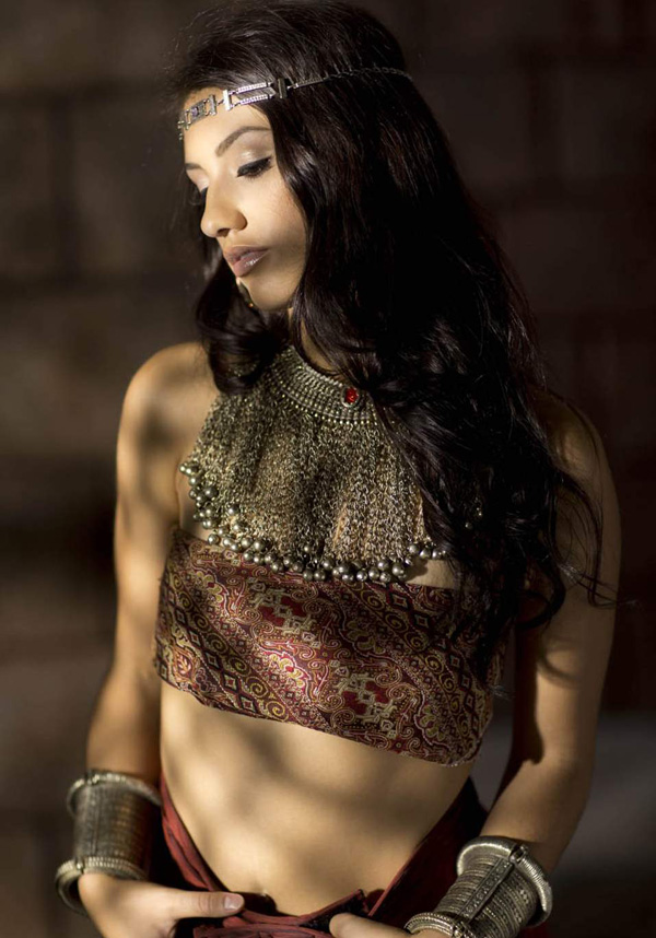 Hot Indian beauty nude modeling pics