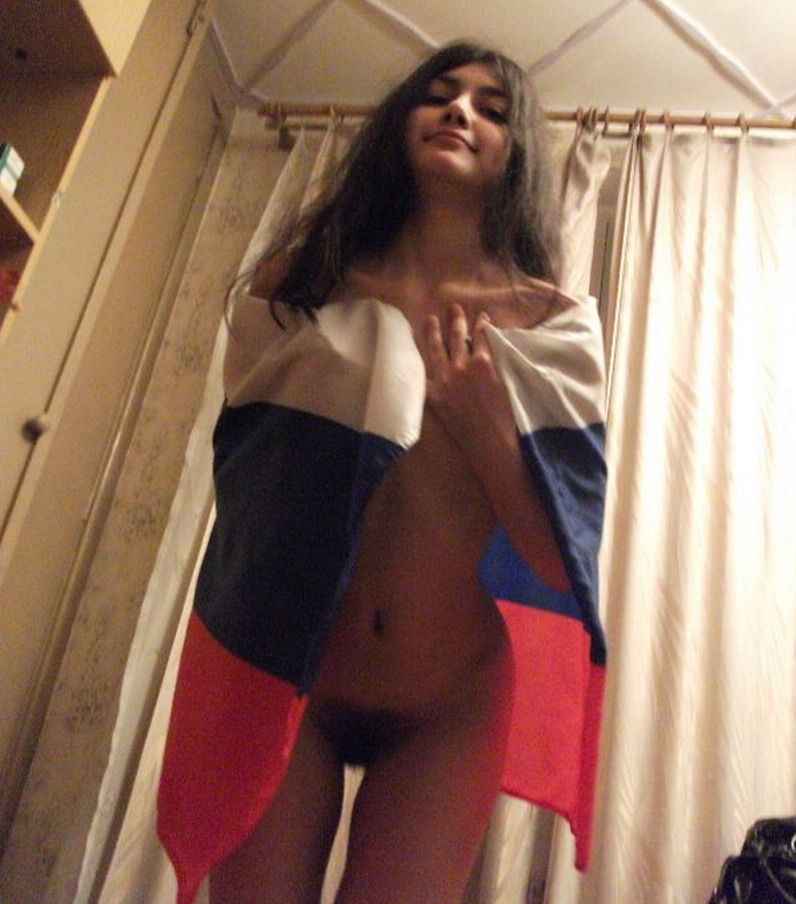 Horny Indian Teen girls Expose and Reveal Sexy Assests