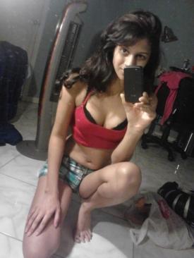 New Delhi Teen Exposes her Small Sexy Natural boobs