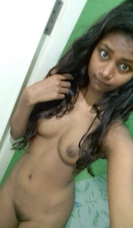 Nude amateur Indian girl goes naked for her boyfriend