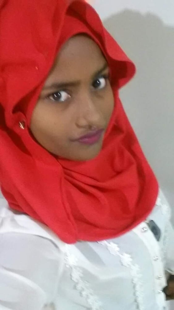 Nude amateur Indian girl goes naked for her boyfriend