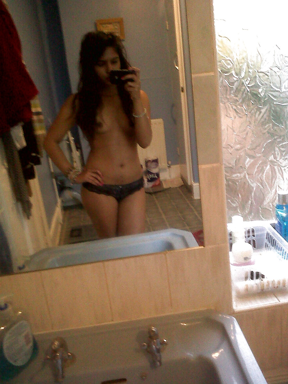 Desi Teen Indian girls click sensual dick arousing selfies