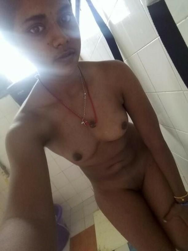 Slim hot nude Indian girl exposing pussy photos