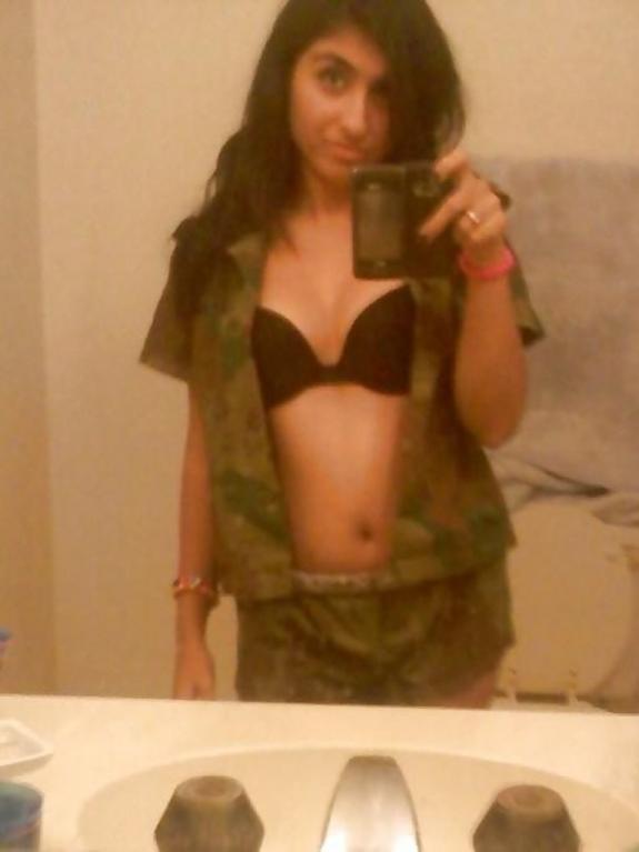 Beautiful Teen Girls Click Sexy Selfies For Their Boyfriends