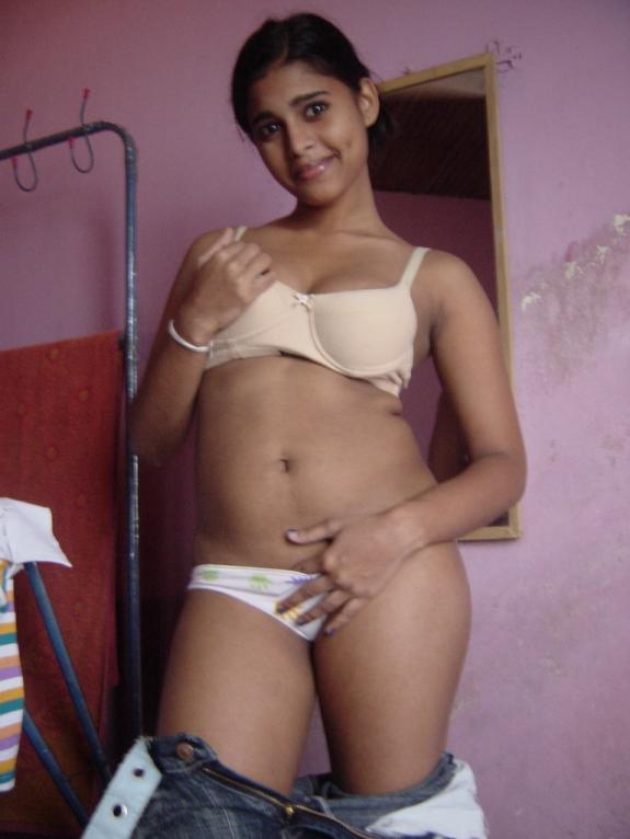 Nude Indian girls exposing herself in front of the camera