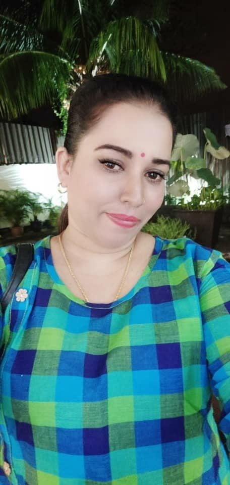 Big booby Indian aunty nude pics