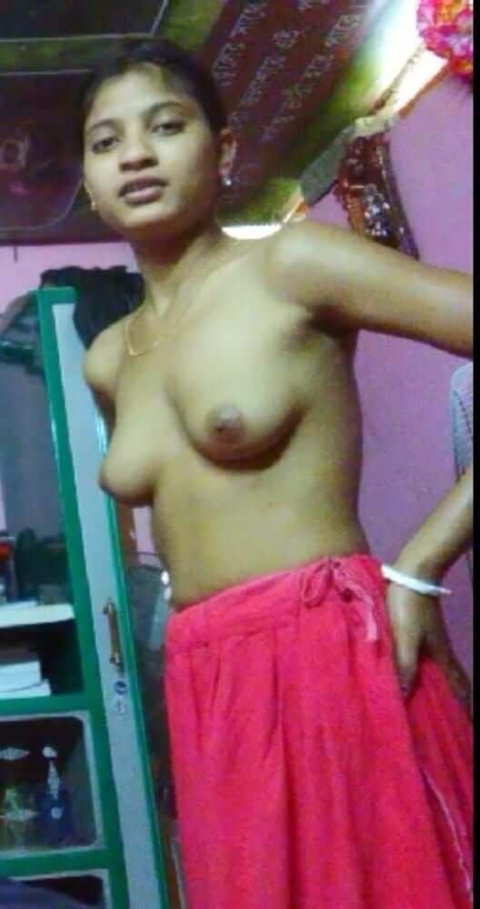 Indian girl nude selfies waiting for your cum tribute
