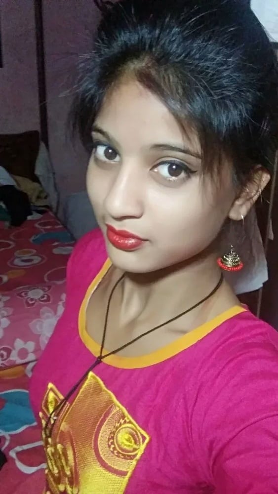 Indian girl nude selfies waiting for your cum tribute