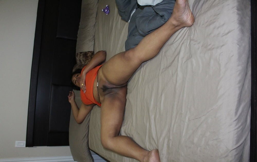 Big boobs Desi aunty nude pussy show