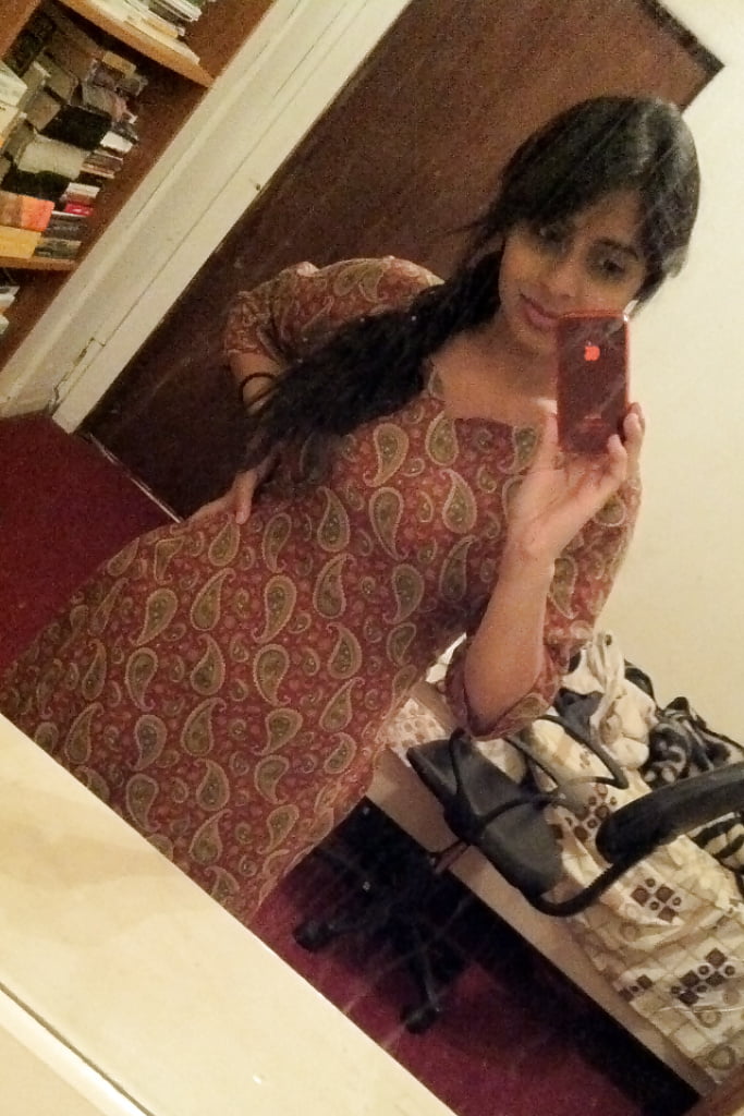 Busty Desi Teen selfie naked pictures looking exotic