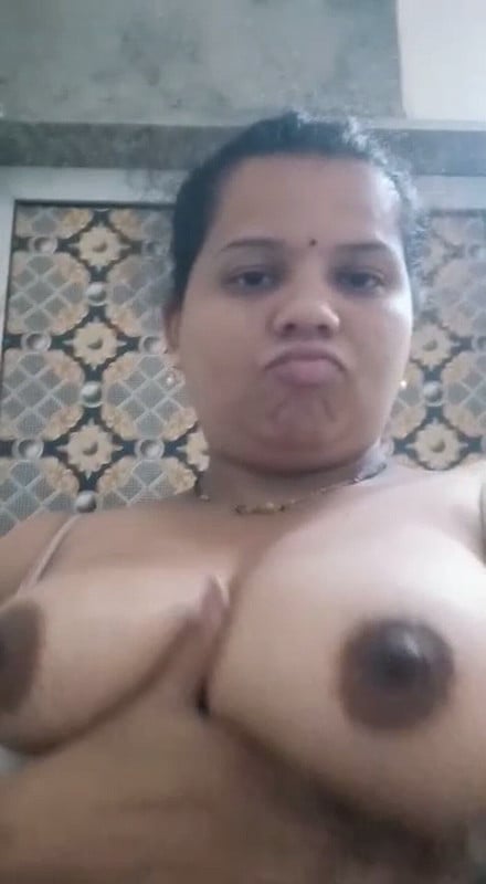 Busty Indian nude aunty pics shared on Whatsapp