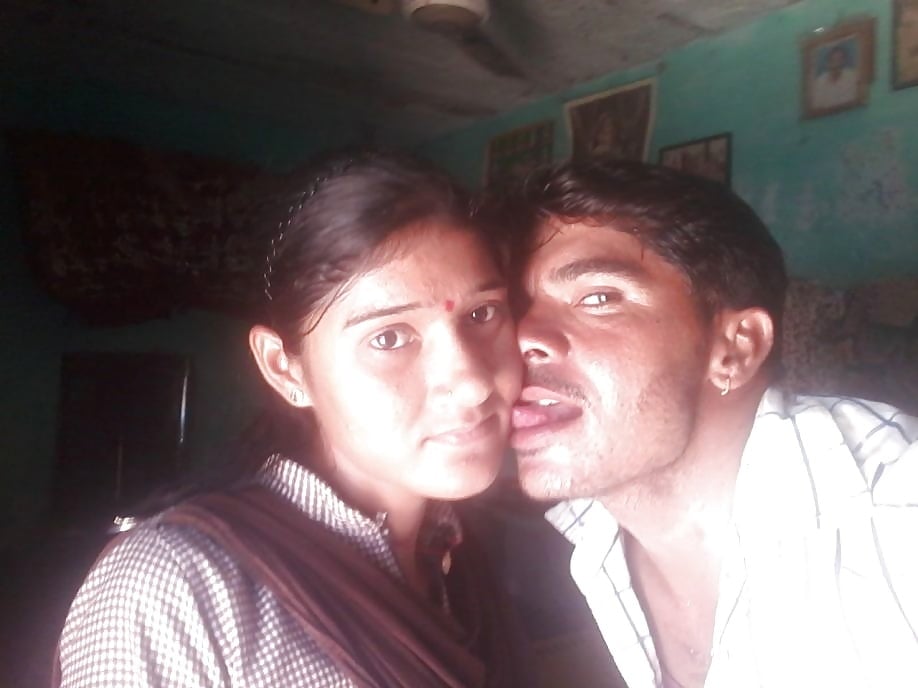 Teen girl exposed by her lover during their lonely time