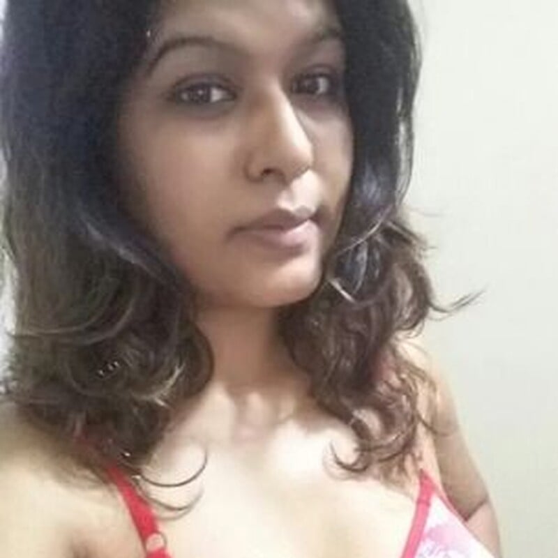 Beautiful bhabhi topless on video call with devar