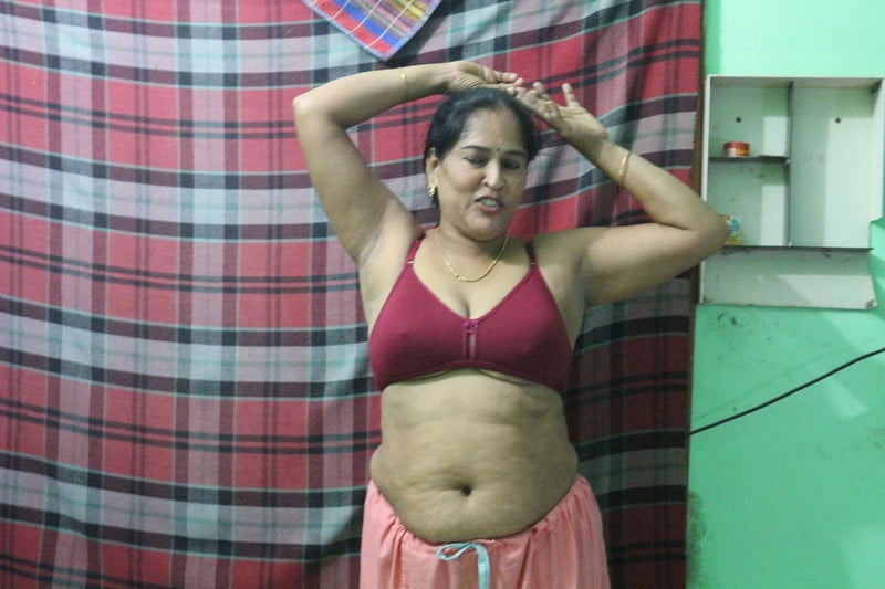 Mature aunty sex pics to boost up your sex mood