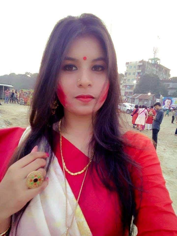 Bengali Boudi nude pics collection goes live