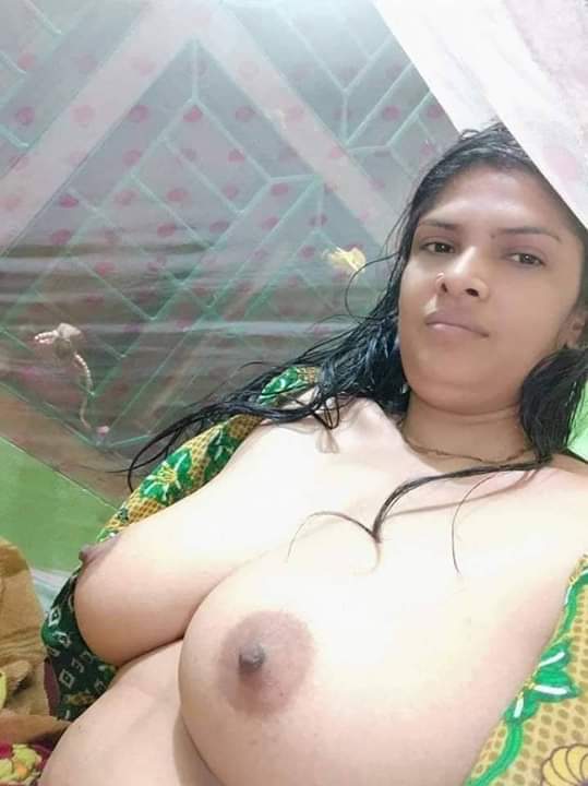 Bengali bhabhi nude pics shared on net by her secret lover