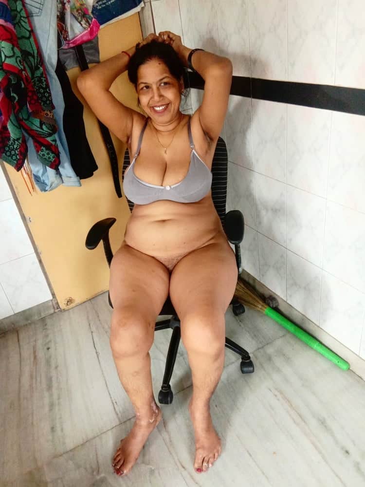 Mature Indian aunty nude pics gallery