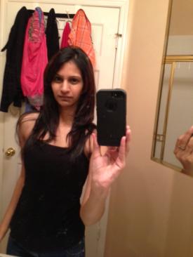 Sexy Indian babe flaunts her hot body