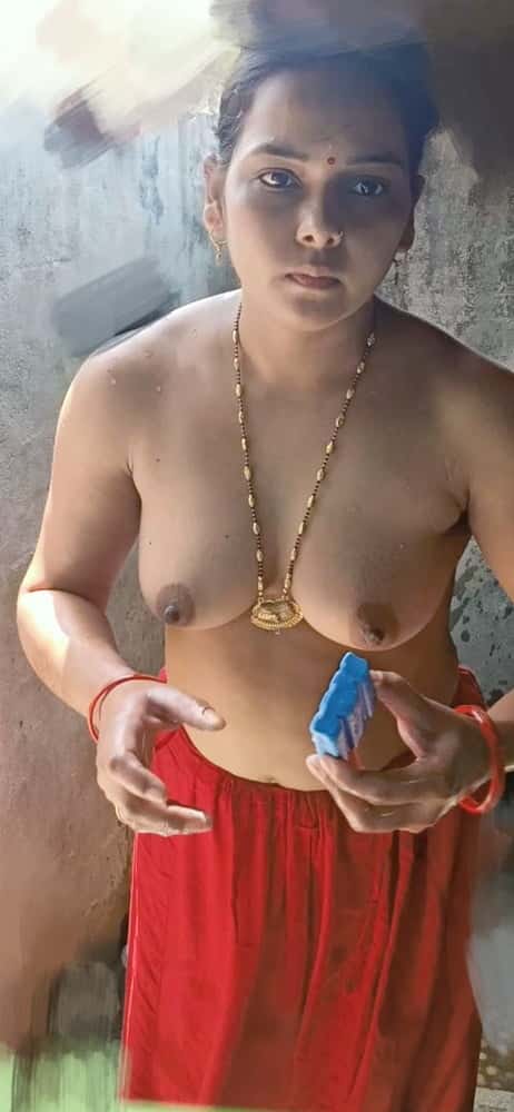 Dehati topless cute Bhabhi nude pics