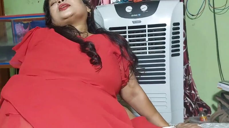 Horny bhabhi illegal sex with husband's friend