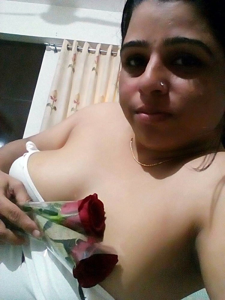 Indian Milf Bhabhi nude pics