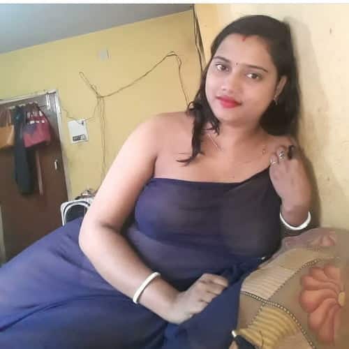 Red sexy Hot Bhabhi pics collection
