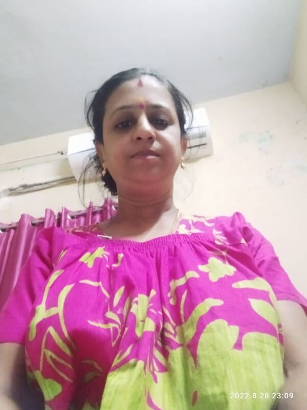 Mallu aunty cheating on her husband nude photos