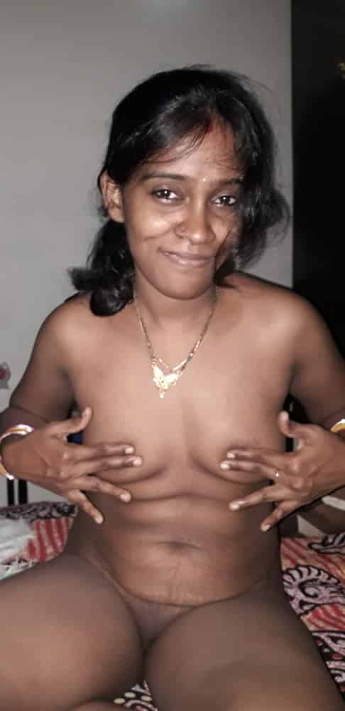 Desi Bhabhi nude photos collection