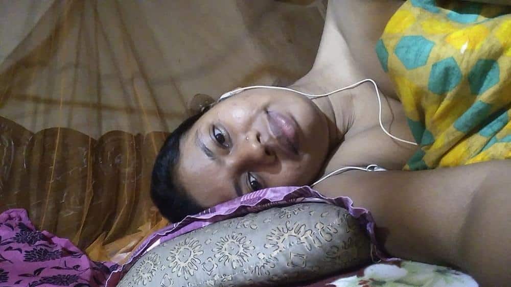 Big booby Muslim Bhabhi nude pics collection