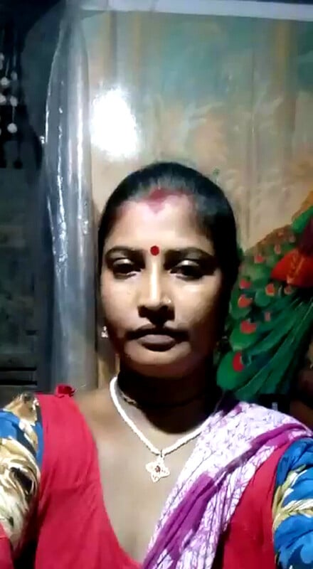 Cheating desi bhabhi nude photos shared with devar