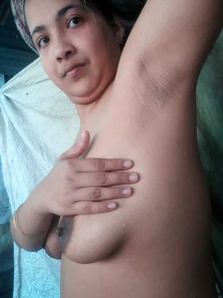 Muslim Bhabhi nude pics for the first time