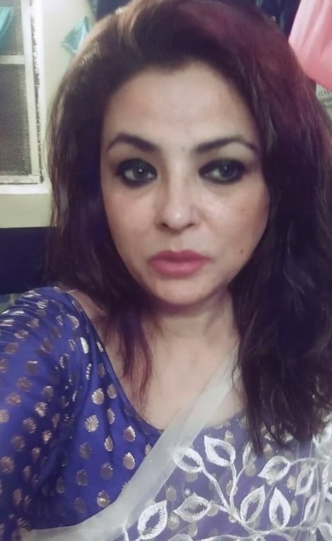 Bangladeshi hot bhabhi topless sexy pics