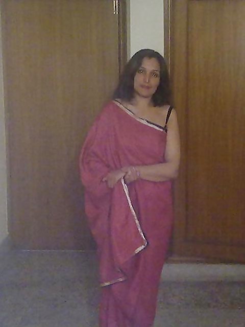 Naughty Indian Bhabhi teasing