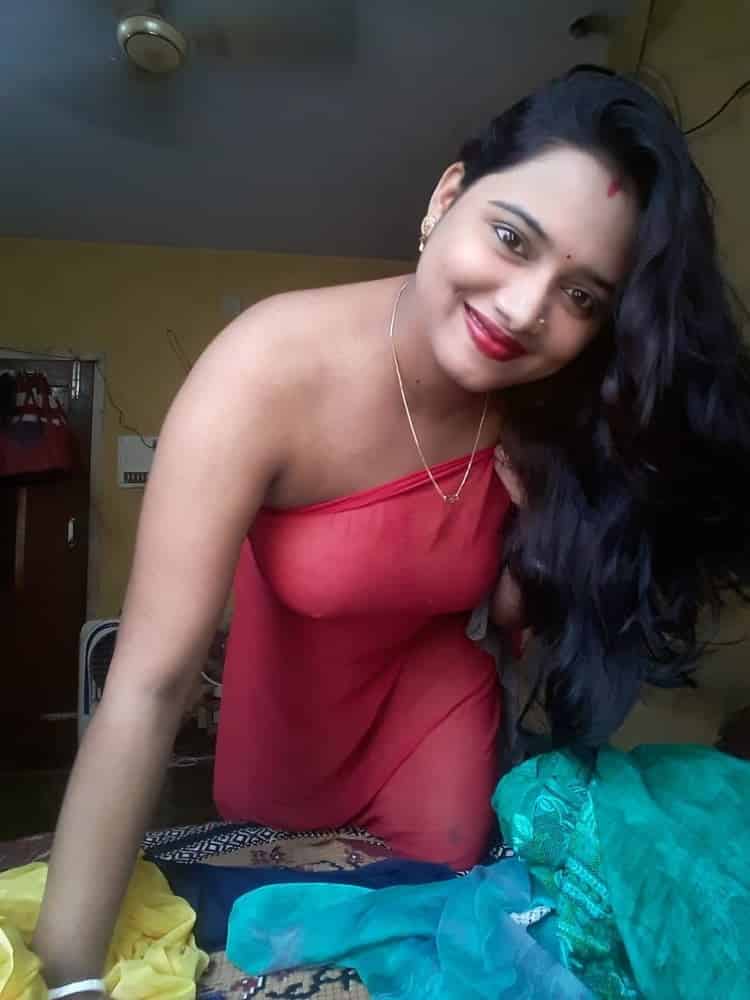Indian sex photos of desi bhabhi fucking with lovers!