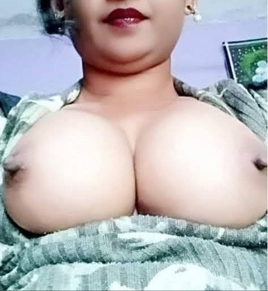Sexy Bhabhi nude pics for your masturbation pleasure