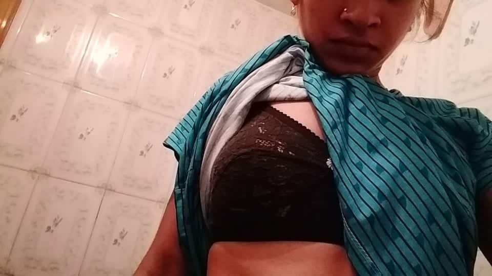 Indian Bhabhi nude photos leaked online