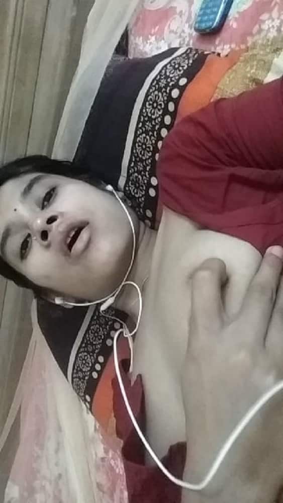 Indian Bhabhi nude photos leaked online